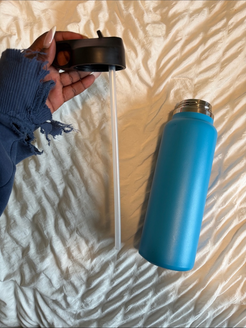 Unisex Hydro Flask Blue 40 oz Waterbottle - Picture 2 of 6